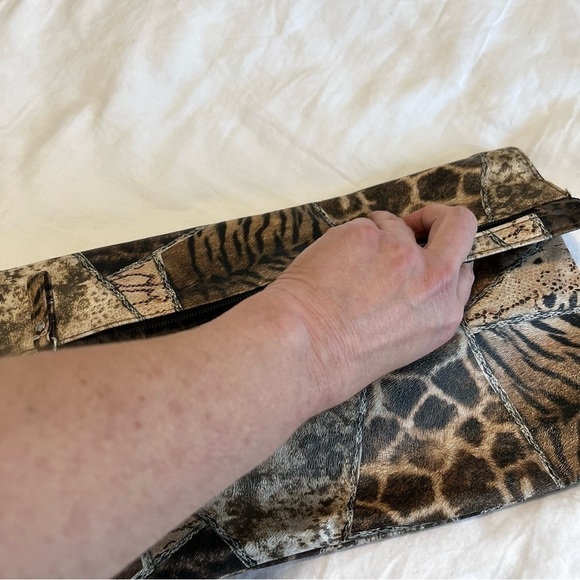 Animal print clutch purse - Picture 4 of 10